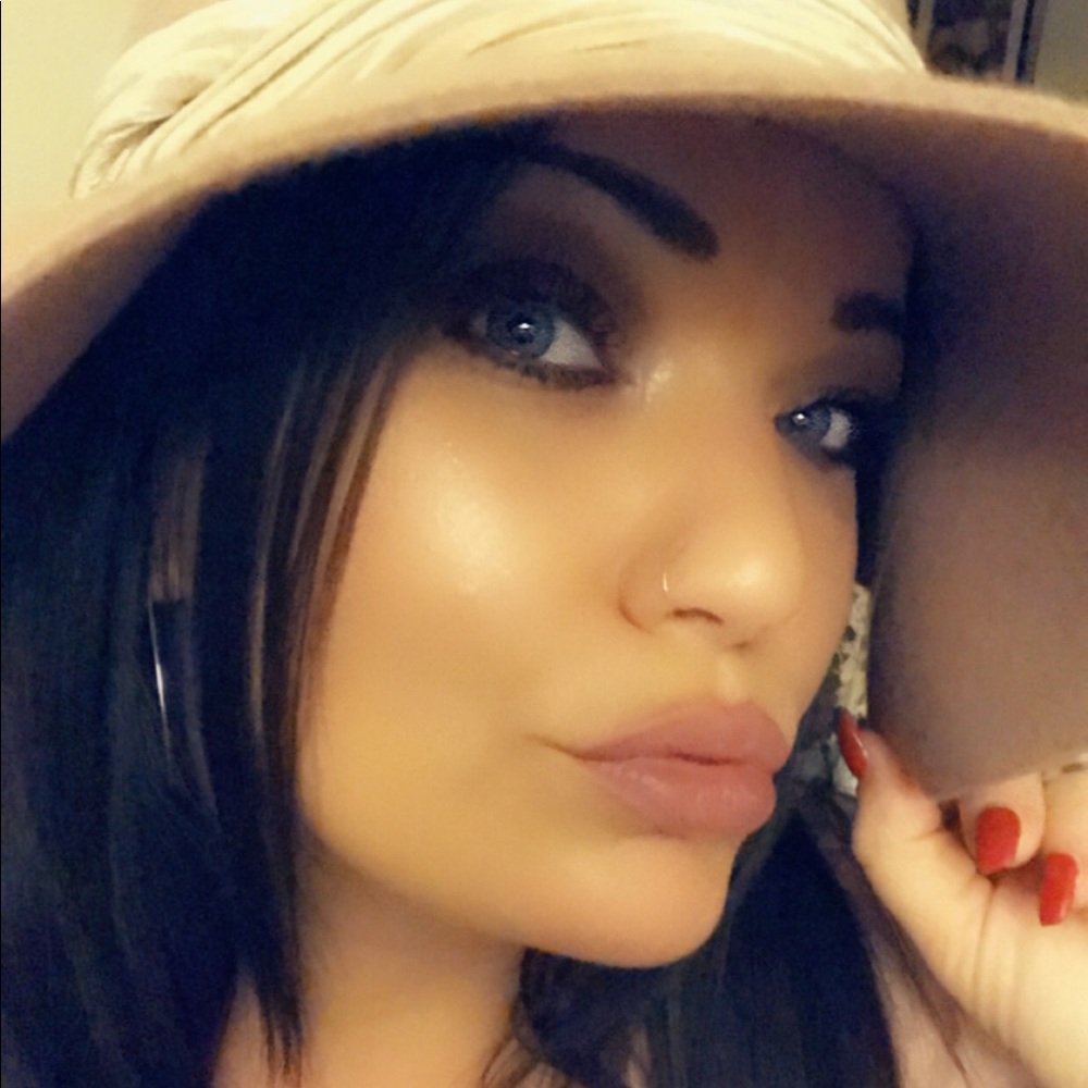 Meet your Posher, Meganne